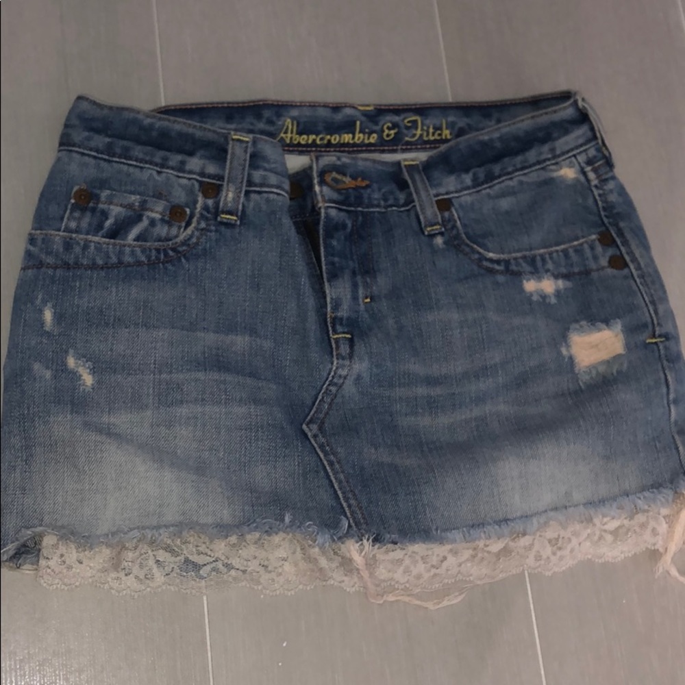 Abercrombie & Fitch Denim mini skirt w/ lace- NEW!